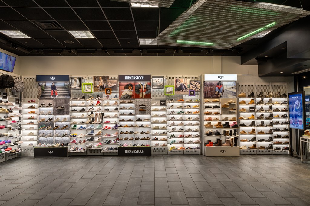 Journeys, store, shoes, sneakers, shoe store, sneaker store, Genesco