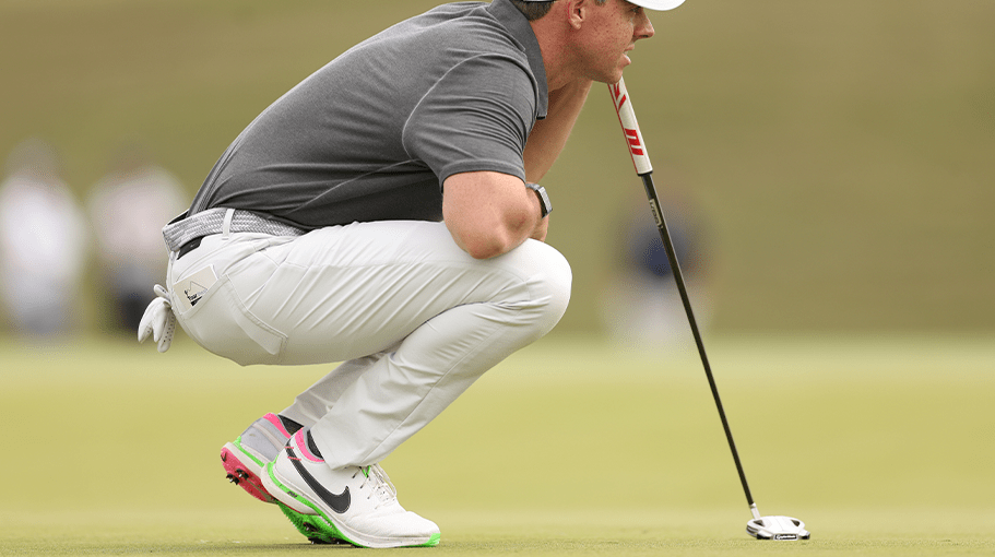 Rory McIlroy wearing Nike golf shoes